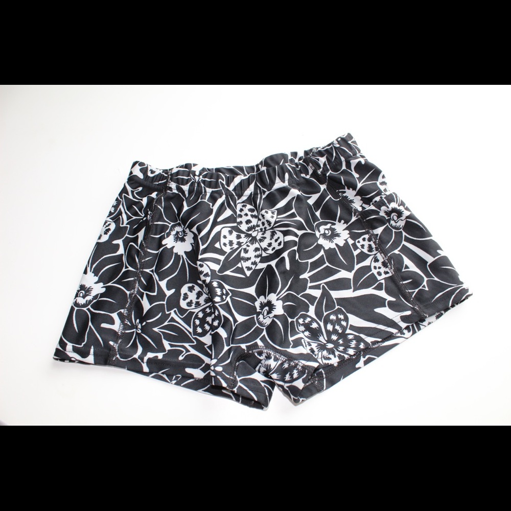 Athletic shorts/spandex